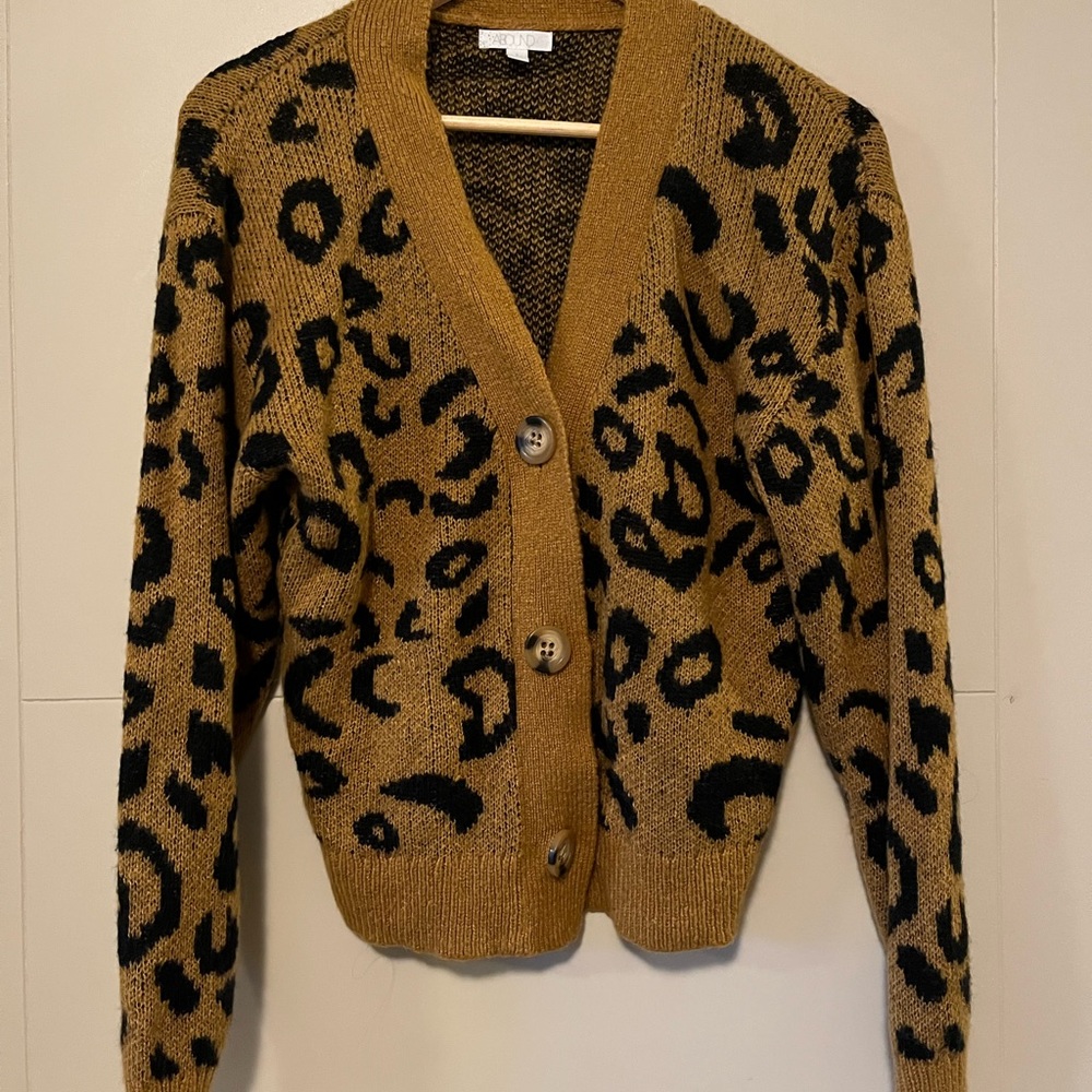 Sweater/Cardigan